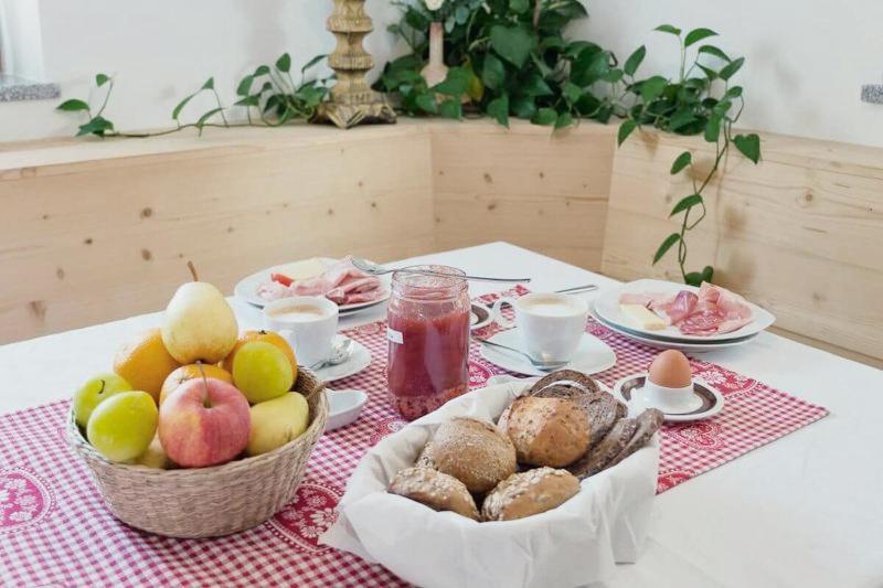 Greiterhof Partschins Bed & Breakfast Exterior foto