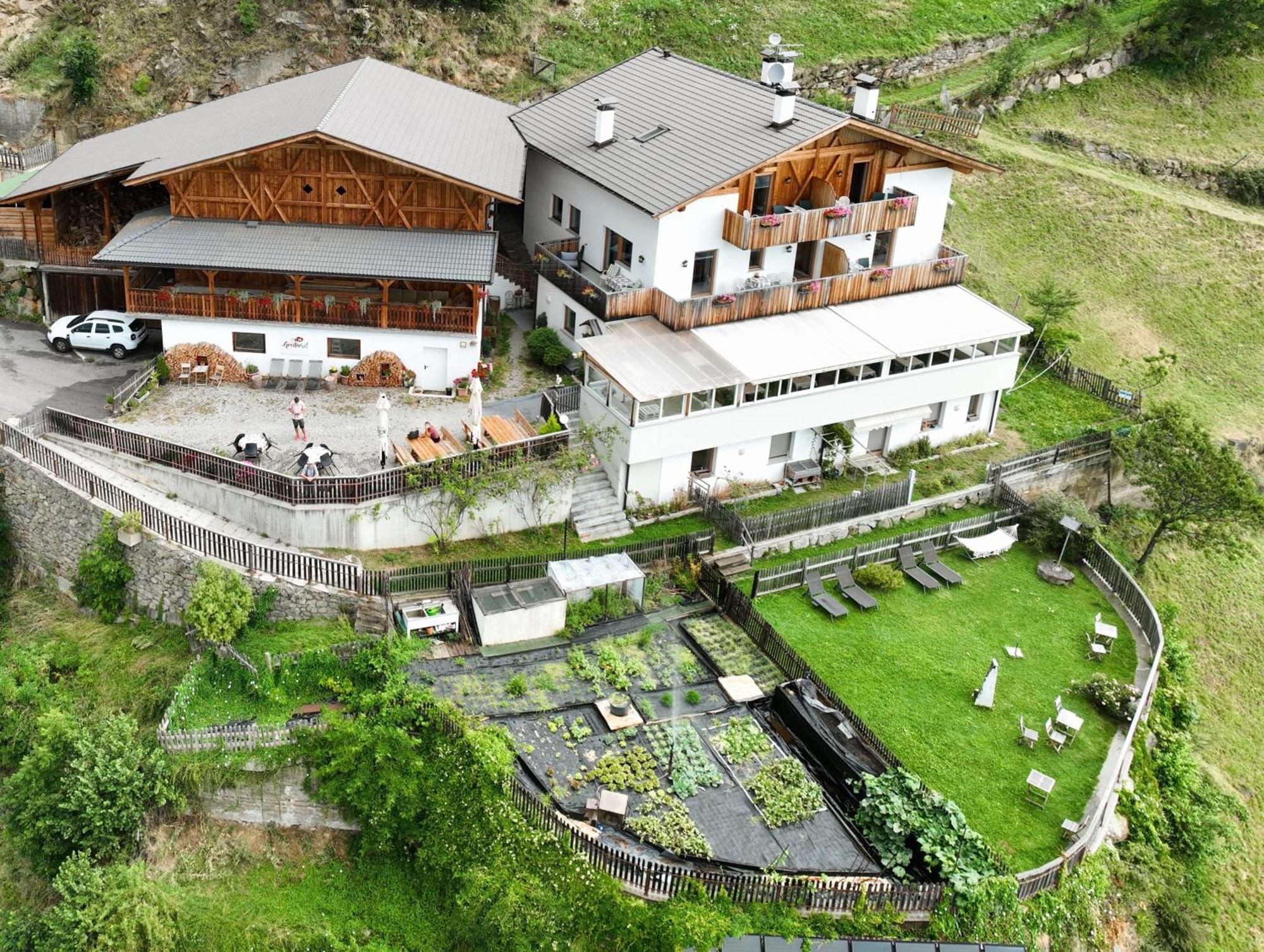 Greiterhof Partschins Bed & Breakfast Exterior foto